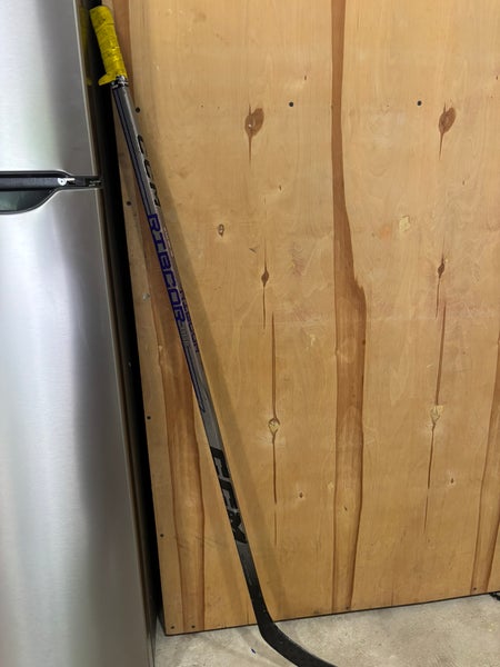 Youth CCM Ribcor 86K Right Handed Hockey Stick 40 Flex (Used)