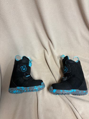 10K (Toddler) Burton Mini Grom Snowboard Boots (Used)