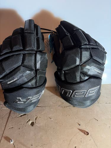 Bauer Supreme Mach Gloves 15" (New)