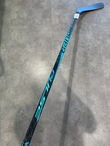 Senior Bauer Pulse Hockey Stick Right Handed P92 76 Flex (Used)
