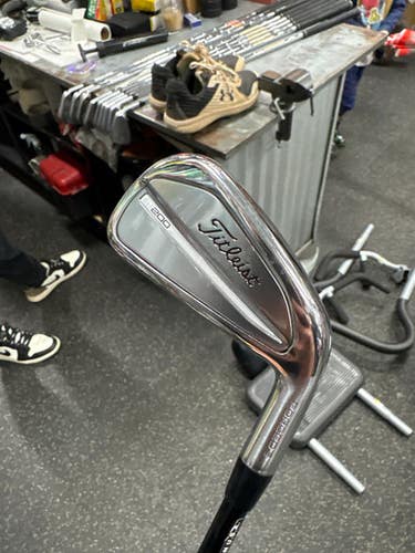 Used Titleist T200 Mens Individual Iron RH 4 Iron 11337-S000483435