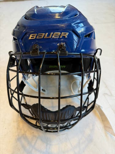 Medium Bauer Hyperlite Helmet (Used)