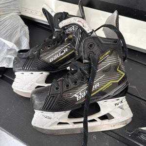 Bauer Supreme Matrix Hockey Skates Regular Width Size 1 (Used)