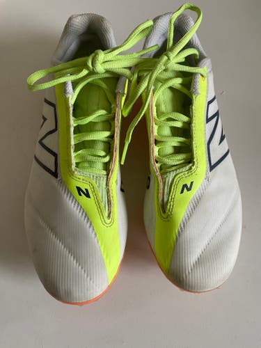 White Men's Size M 8.0 (W 9.0) Adult New Balance Low Top Burn X4 (Used)