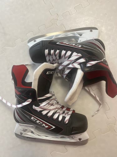 2019 CCM JetSpeed FT460 Hockey Skates Regular Width Size 5 (New)