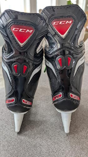 Black CCM RBZ Hockey Skates Regular Width 11.5 (Used)