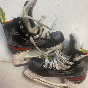 2019 Bauer Vapor X2.9 Hockey Skates Regular Width Size 4 (Used)