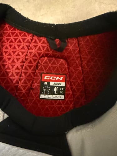 Medium Senior CCM JetSpeed FT680 Shoulder Pads (Used)