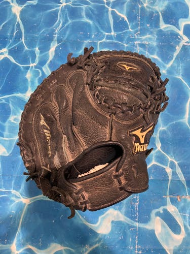 Mizuno Prospect RH Catcher's Baseball Glove 31.5" (Used)