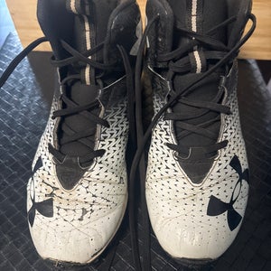 Unisex 5Y (Big Kids / Youth) Under Armour High Top Molded Cleats (Used)