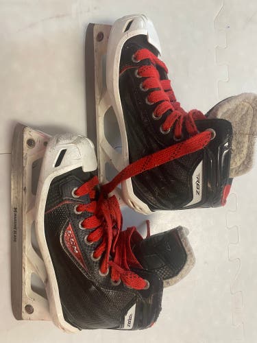 2015 CCM RBZ 90 Hockey Goalie Skates Regular Width Size 3 (Used)