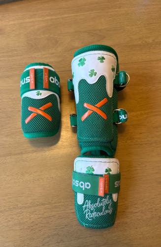 Green Senior Elbow Protection (New) SHIN SOLD SEPERATE