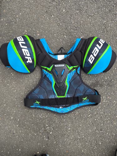Small Junior Bauer Shoulder Pads (Used)