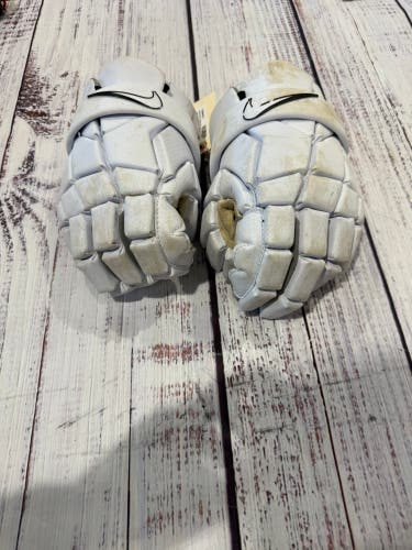 White Nike Vapor select Lacrosse Gloves (Used)