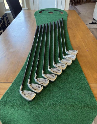 Golf Club Set: Knight Performance golf club set. 13 Clubs, 9 Irons 3-9SW, 3 Driver/Woods, Putter.