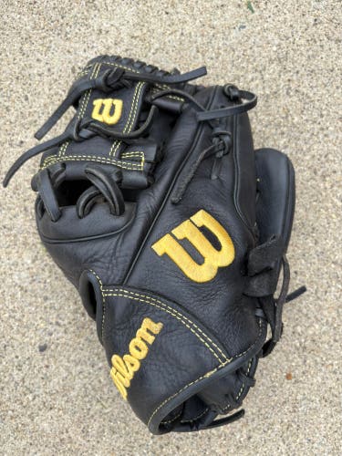 2025 Wilson A950 RH Infield Baseball Glove 11.5" (Used)