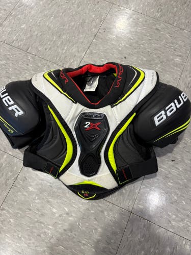 Small Junior Bauer Vapor 2X Shoulder Pads (Used)