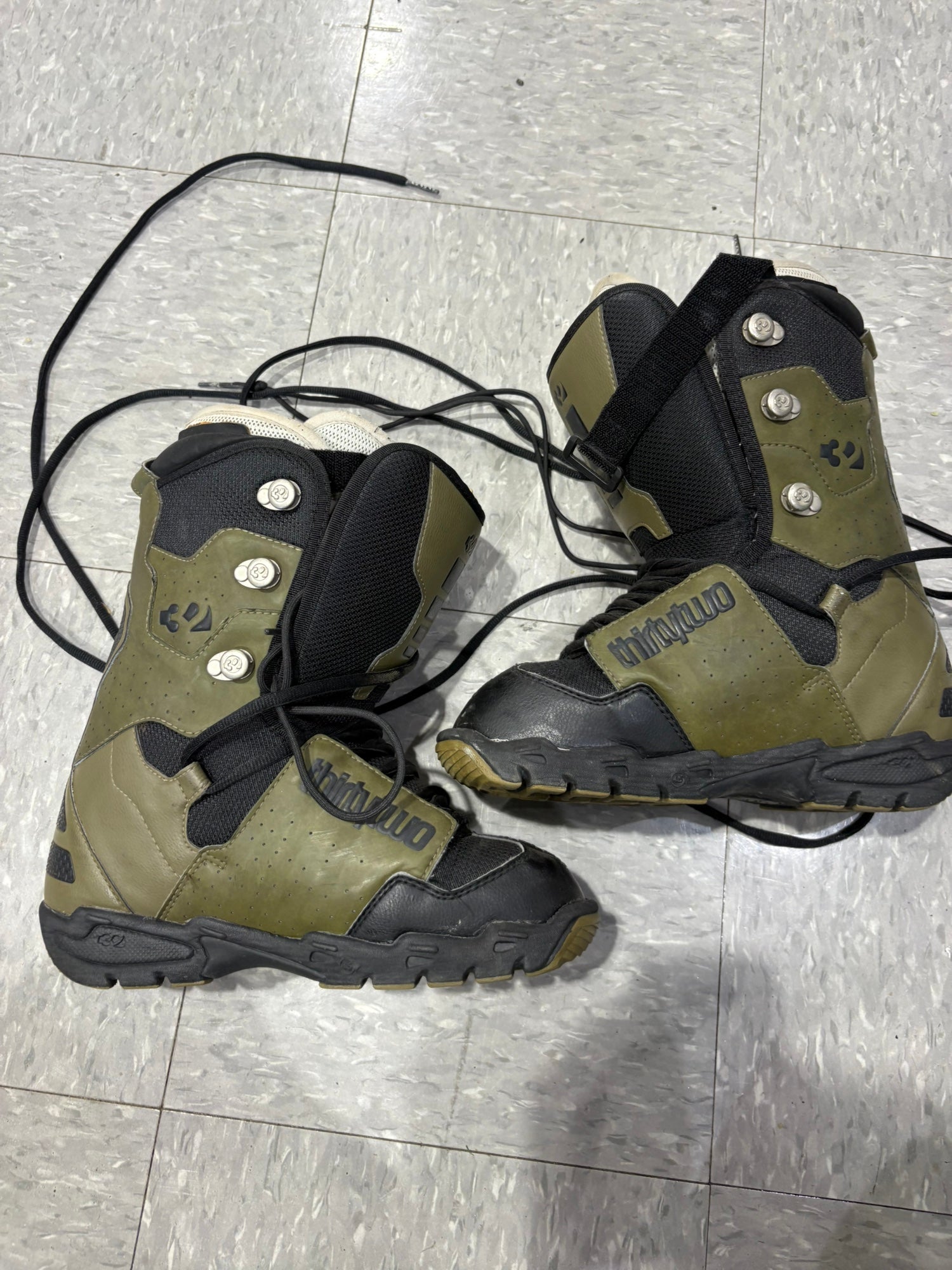 2006 thirtytwo forecast snowboard boots Focus Boa Sweetin 2026 The soft flex makes them forgiving for beginners and fun for cruising ThirtyTwo Men's Shifty Snowboard Boots