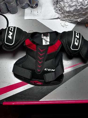 Men's Medium Youth CCM QLT Edge Shoulder Pads (New)