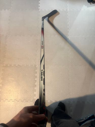Intermediate Bauer Vapor X3 Right Handed Hockey Stick P92 65 Flex (only used on hockey tiles)