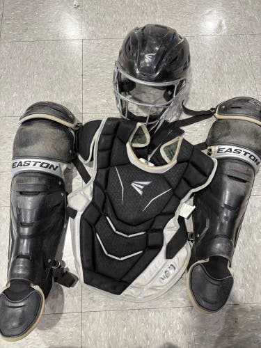 Intermediate Easton Gametime Catcher's Set (Used)