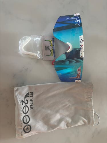 Unisex One Size Fits All Sunglasses (Used)