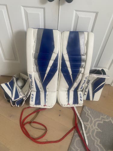32" True L12.2 Regular Goalie Full Set (Used)