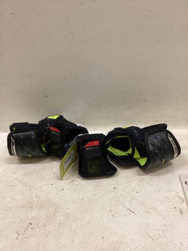 Used Bauer VAPOR HYPERLITE Junior Elbow Pads MD 11725-S000500138