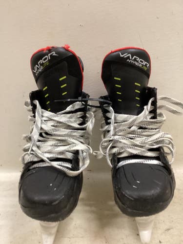 Used Bauer VAPOR HYPERLITE X Intermediate Hockey Skate Intermediate 6.5 11725-S000500142