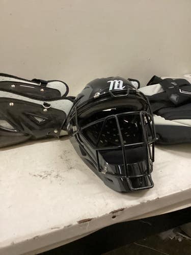 Used Marucci MIZED CATCHERS SET Catchers Equipment Other 11725-S000499708