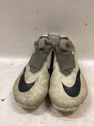 Used Nike Soccer Cleats White Junior 04 11725-S000500304