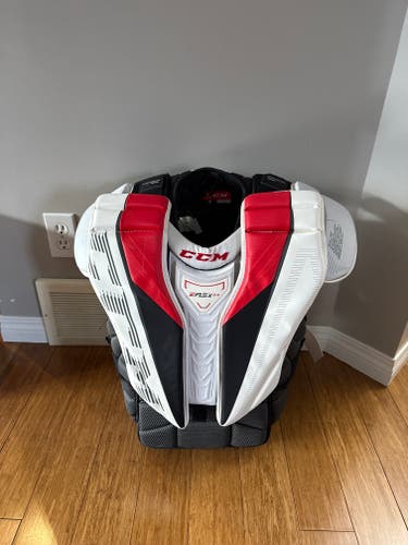 Large CCM EFlex 5.9 Goalie Chest Protector (Used)