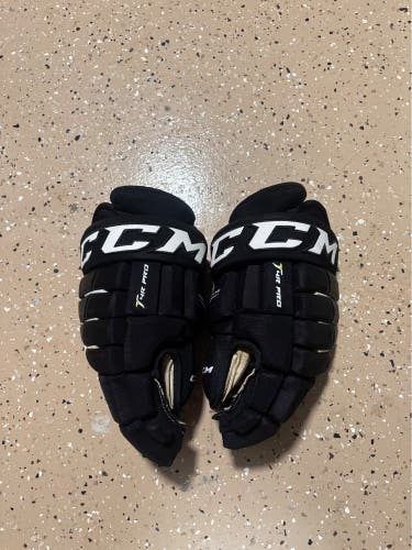 CCM Tacks 4 Roll Pro Gloves 15" (Used)