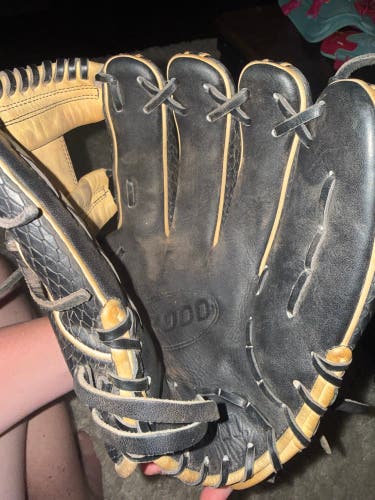 2021 Wilson A2000 RH Infield Baseball Glove 11.75" (Used)