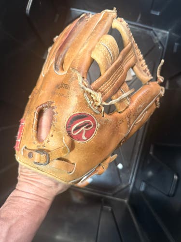Rawlings Signature Series RH Infield Baseball Glove 12" (Used)