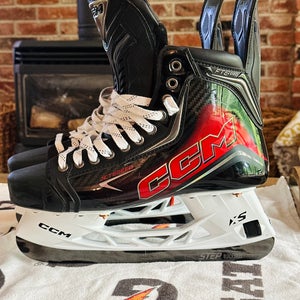 Black 2025 CCM JetSpeed FT8 Pro Hockey Skates Regular Width Pro Stock 9.5 (New)