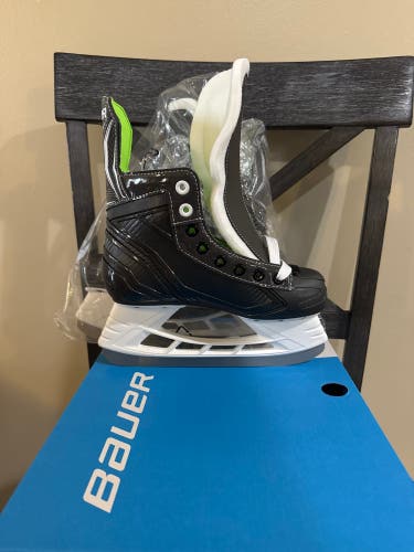 Bauer XLS Hockey Skates Size 2 (New)