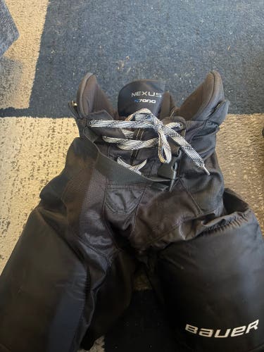 Junior XL Bauer Nexus N7000 Hockey Pants (Used)