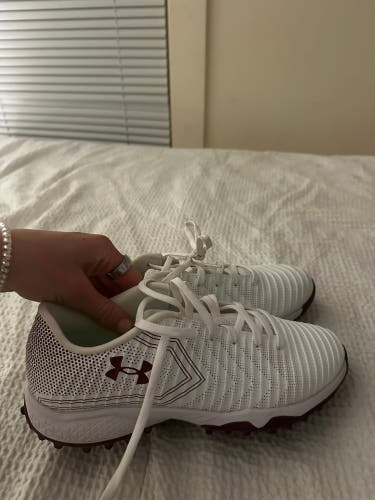 White Unisex Size M 8.5 (W 10) Adult Under Armour Blur Low Top Turf Cleats (New)