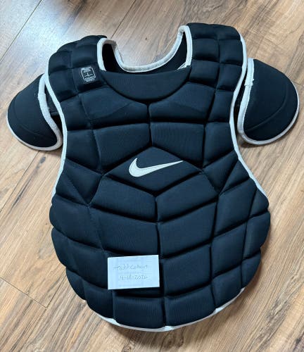 Nike vapor Catcher's Chest Protector (Used)
