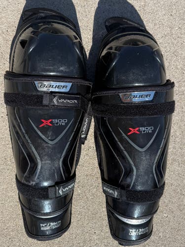 Senior Bauer Vapor X900 Lite 14" Shin Pads (Used)
