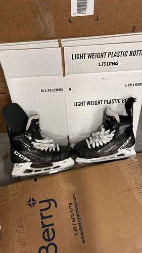 CCM AS-V Pro Ice Hockey Skates