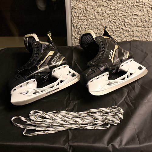 CCM Tacks Classic Ice Hockey Skates - Intermediate Size 6 Regular - Excellent Condition