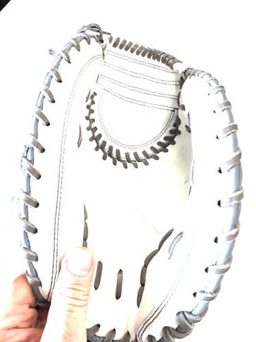 Used Mizuno MVP PRIME BB/SB Catchers RH Throw White 34" 11860-S000307056