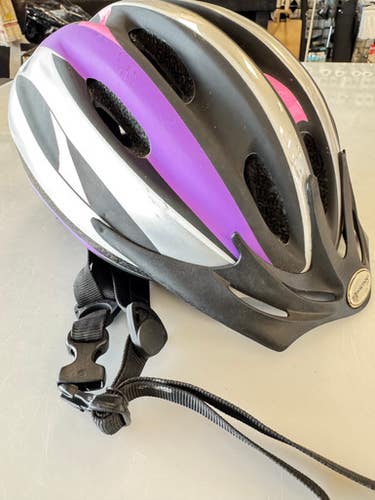 Used Schwinn BIKE HELMET Bike Helmet Black One Size 11860-S000307008