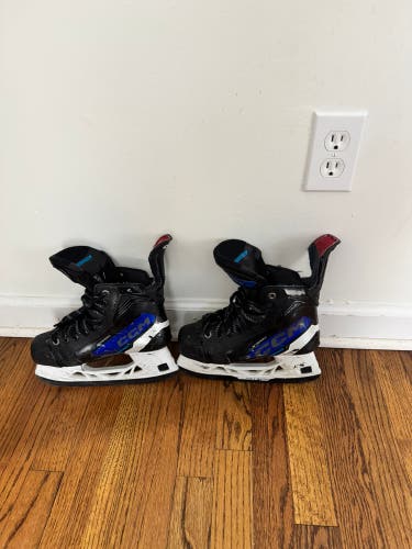 Black CCM JetSpeed Youth Hockey Skates Regular Width Size 3 (Used)