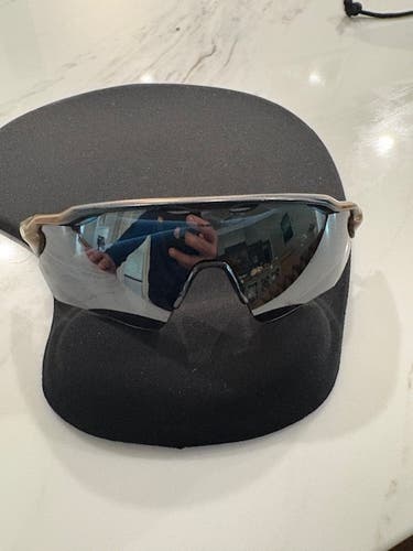 Oakley Radar EV MLB Pine Tar Edition New York Yankees Baseball Sunglasses
