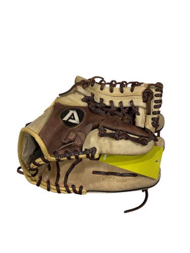 Used Akadema PROSOFT BB/SB Glove RH Throw Brown 11 1/2" 11847-S000034365