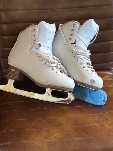 Jackson Elle Women's Figure Skates Size 7W