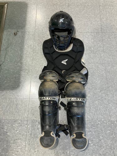 Youth Easton Black Magic 2.0 Catcher's Set (Used)